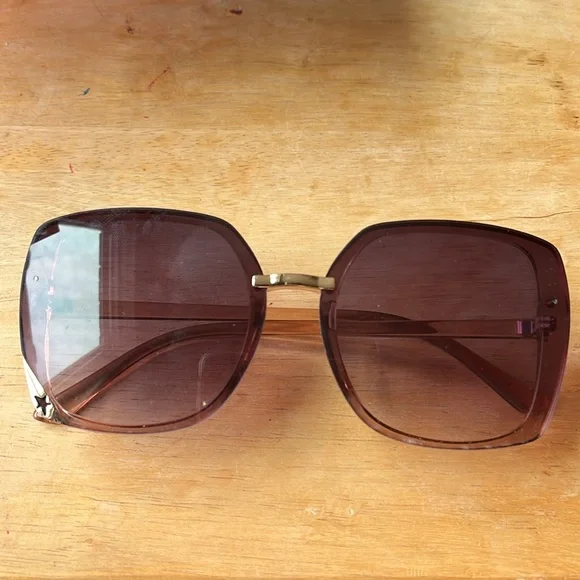 Elegant Purple-Brown Sunglasses